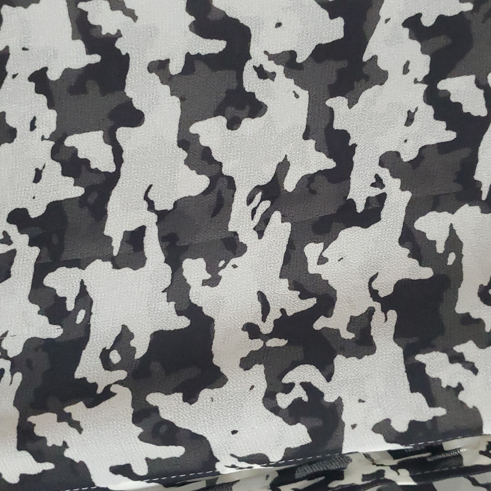 Abstract Houndstooth Buttonup - Picture 2 of 2